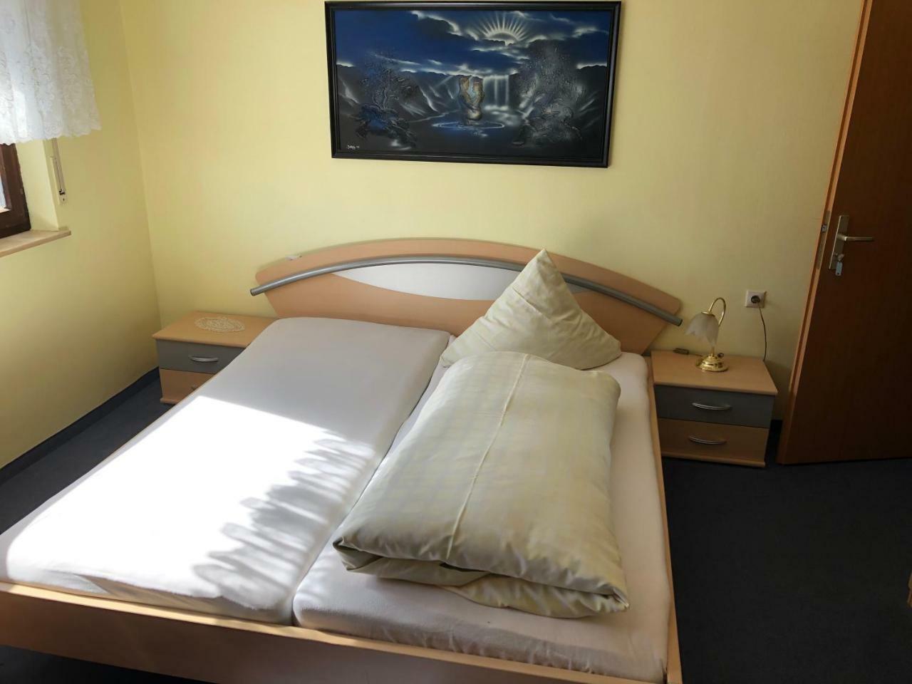 Hotel Cafe Waldeck Wuestenrot Bagian luar foto