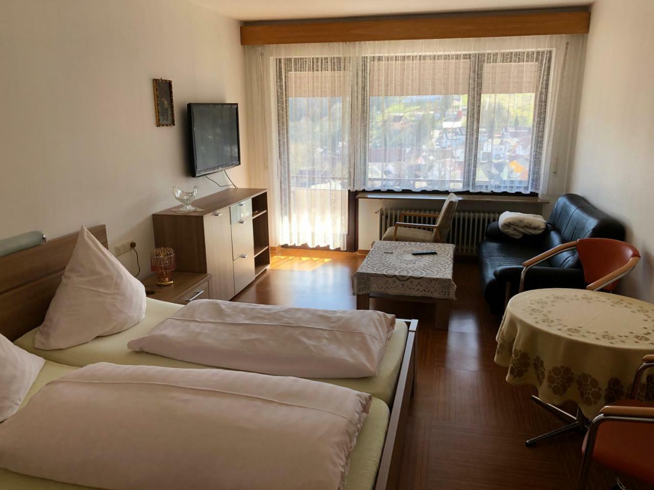 Hotel Cafe Waldeck Wuestenrot Bagian luar foto