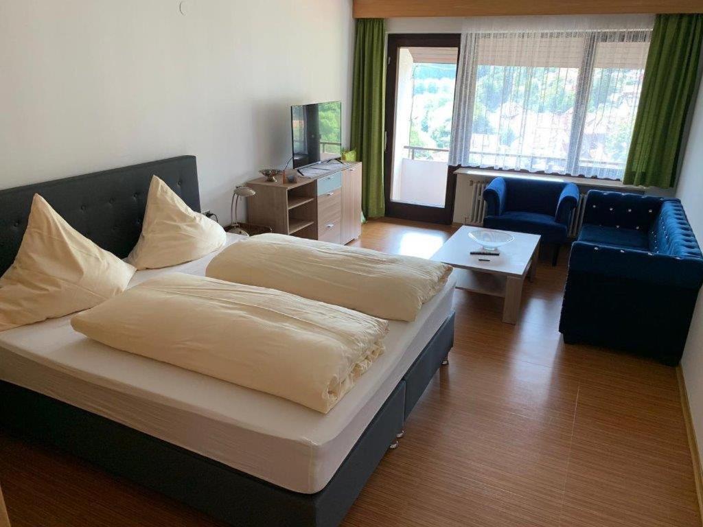 Hotel Cafe Waldeck Wuestenrot Bagian luar foto