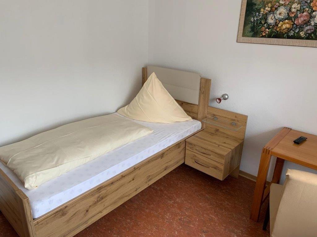 Hotel Cafe Waldeck Wuestenrot Bagian luar foto